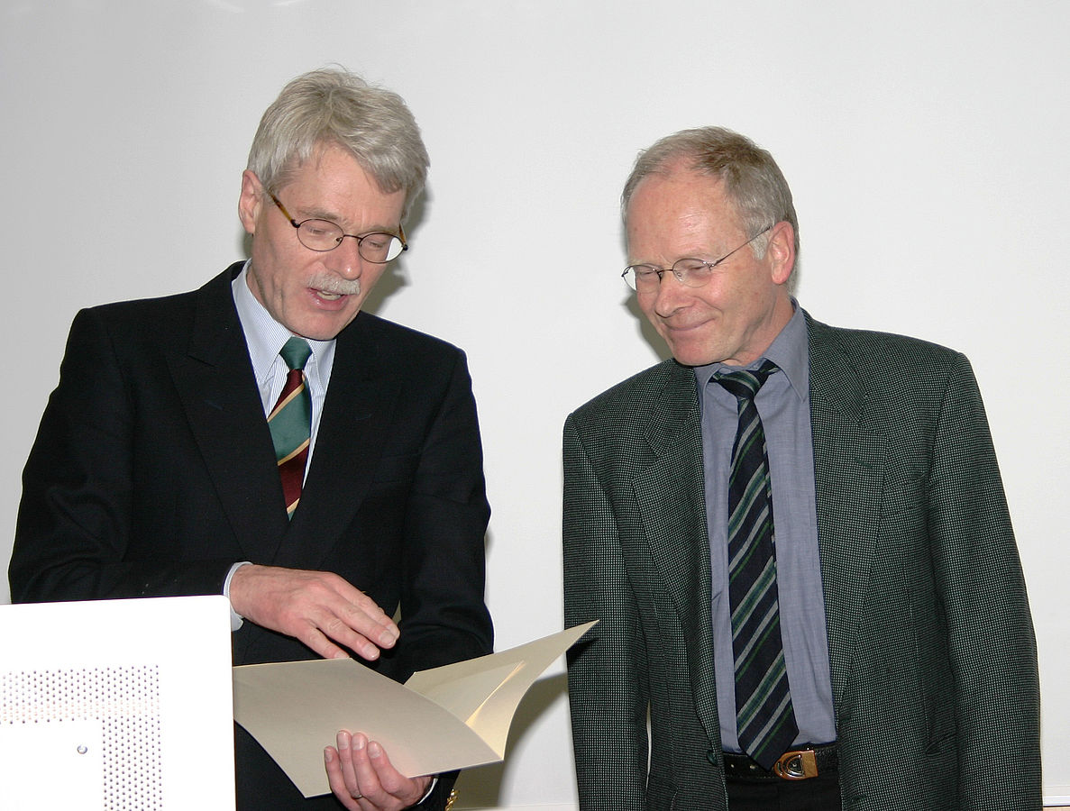 Prof. Dr. Michael Bienert erhält Verdienstkreuz am Bande