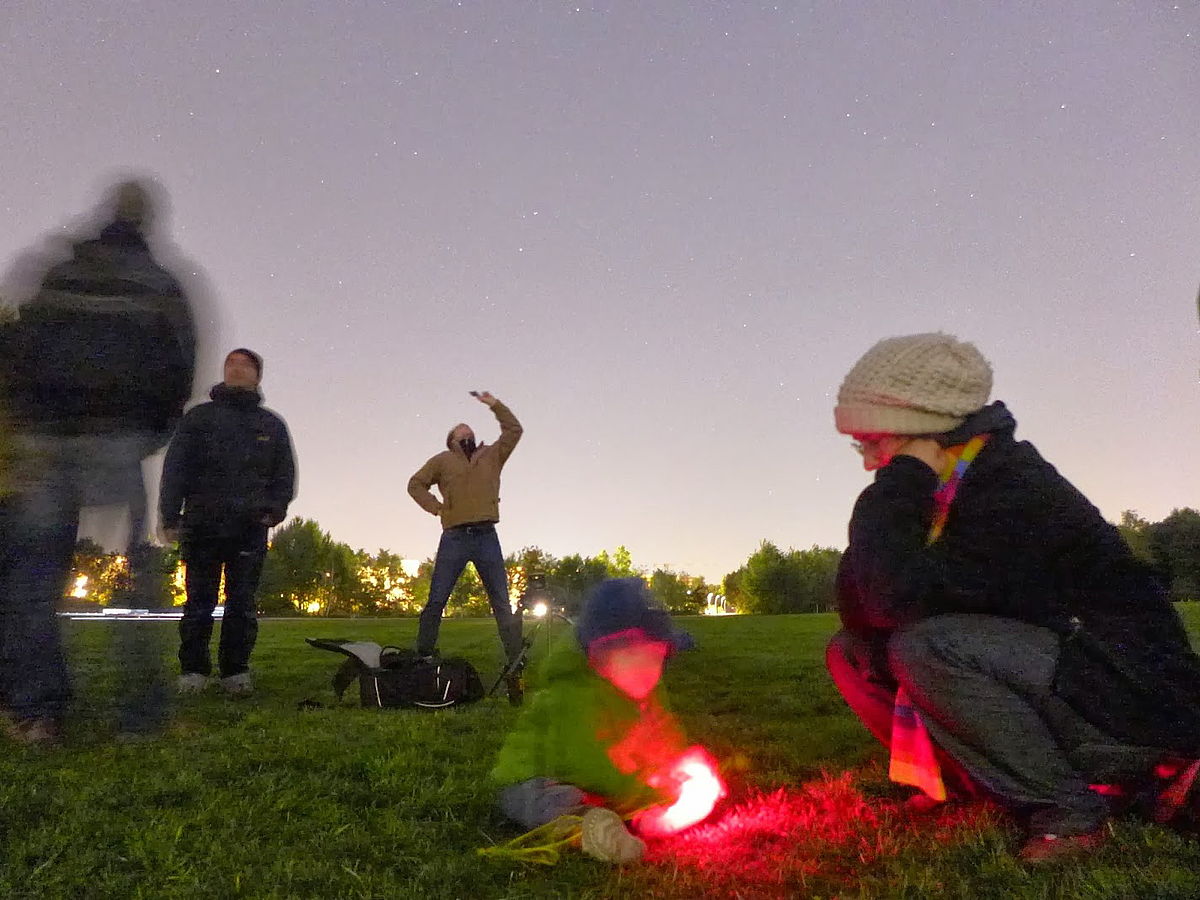 Flashmob für die Wissenschaft: Forscher laden in Berlin zum kollektiven Sternezählen